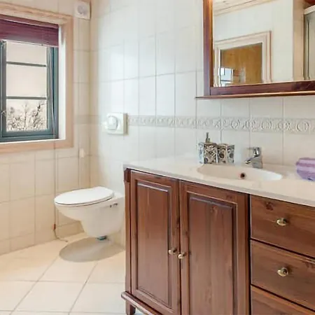 4 Bedroom Lovely In *